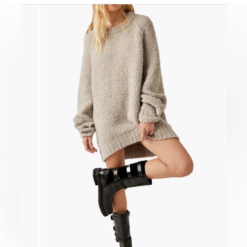 Nordstrom's Free People
Teddy Sweater Tunic sz MED in IVORY
NEW